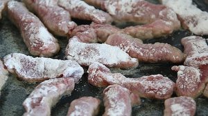 Бефстроганов из говядины со сметаной