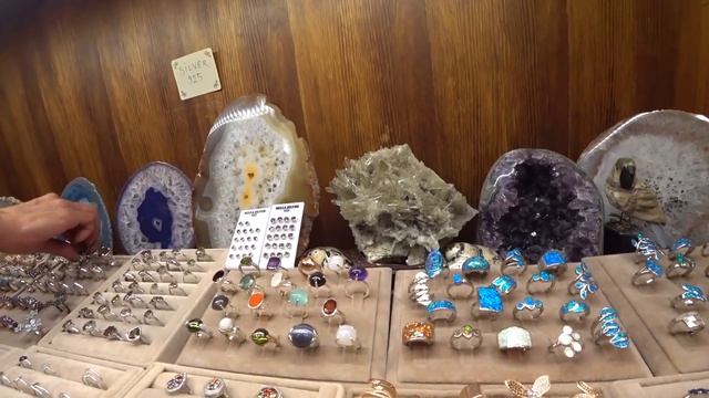 Магазины в Турции. Спортивная одежда и обувь, натуральные камни, Котон. Фетхие. Meryem Isabella смотреть онлайн