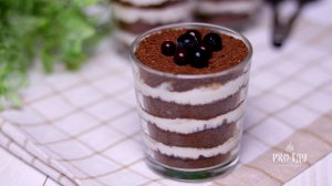 Десерт, который готовится проще простого выкладываю ингредиенты в стакан и готово!.mp4