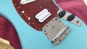 Locking a Fender Mustang Tremolo: 2 Methods