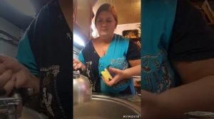 Как быстро отмыть металлическую посуду средствами из домашнего обихода:сода,перекись  водорода!!!