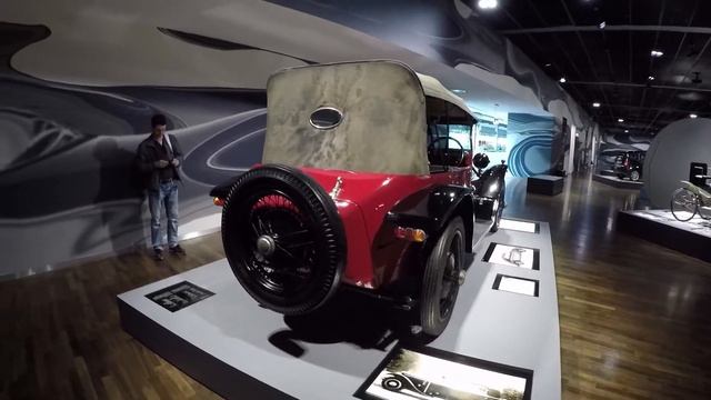 Lancia Lambda 1924 г.в. Первый автомобиль с V -образным двигателем и независимой передней подвеской