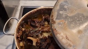 Бульон из костей, хвостов и копыт. Без мороки и полезно! Живой коллаген!