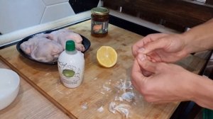 Новогодний рецепт нежные цыплята-корнишоны в духовке с  лимоном и картофелем или бататом.