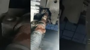 Ниссан Навара ,снятие рулевой рейки.