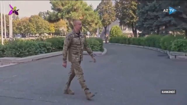 Алиев в Ханкенди торжественно входит по флагу "НКР" в здание администрации "президента" Карабаха смотреть онлайн