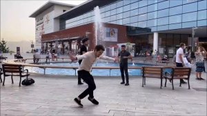 Грузинская Лезгинка Гандагана & Чап Чап У Фонтана В центре Тбилиси ALISHKA Парни Зажигают 2022