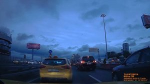 Давайте увидим, кто реально делает пробки в Москве? Пробка на километр из-за перекрытия полос на ТТ