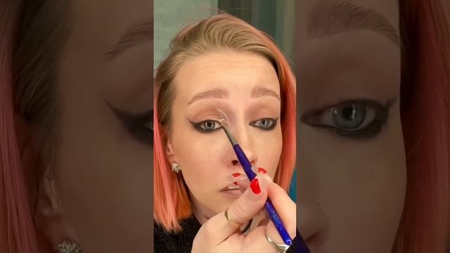 Pinterest girl // Pinterest style // макияж из Пинтерест // стильные стрелки 2023 смотреть онлайн