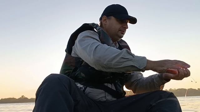 ВОТ ЭТО КОНЬ ВВАЛИЛСЯ! Только забросил, сразу ТАКОЙ КРАСАВЕЦ! Место хорошее, но...Рыбалка на кольцо смотреть онлайн