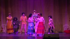 СЦЕНКА №2 -Не упоминай Бруно! Энканто -команда Две тарелки на одну руку