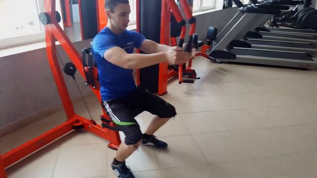 Сведение рук в тренажери сидя Бро смотреть онлайн