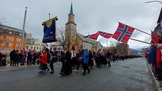 Жизнь в Норвегии! 17 Мая - День НЕЗАВИСИМОСТИ Норвегии!!