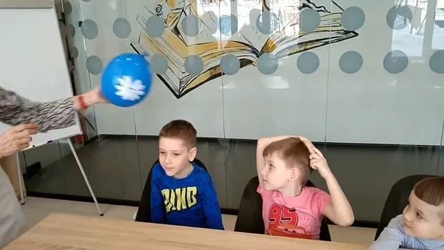 Нескучная лаборатория ЭкспериментУм Статическое электричество 1