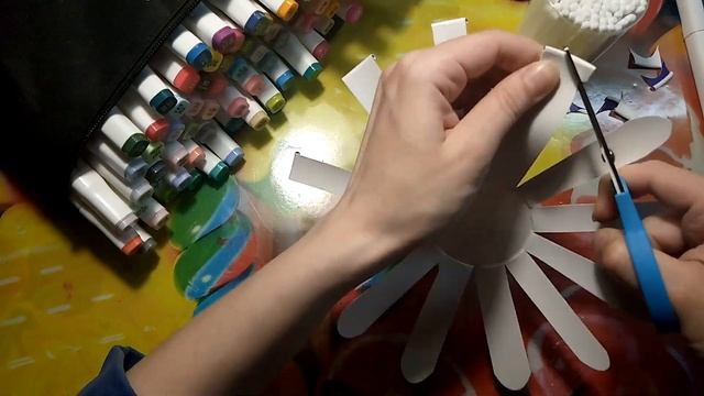 Волчок из одноразового стаканчика. Бюджетная игрушка своими руками смотреть онлайн