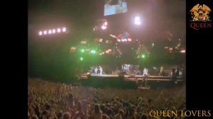 John Deacon Throws His Bass Guitar - Subscribe @ChamisBass for more Queen Bass videos