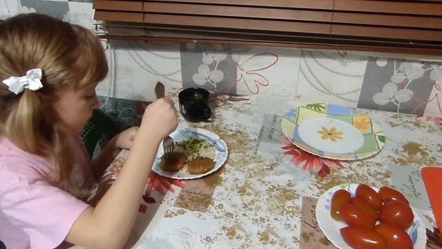 Жена в деревне/Домашние полуфабрикаты/Настоящая хозяйка смотреть онлайн