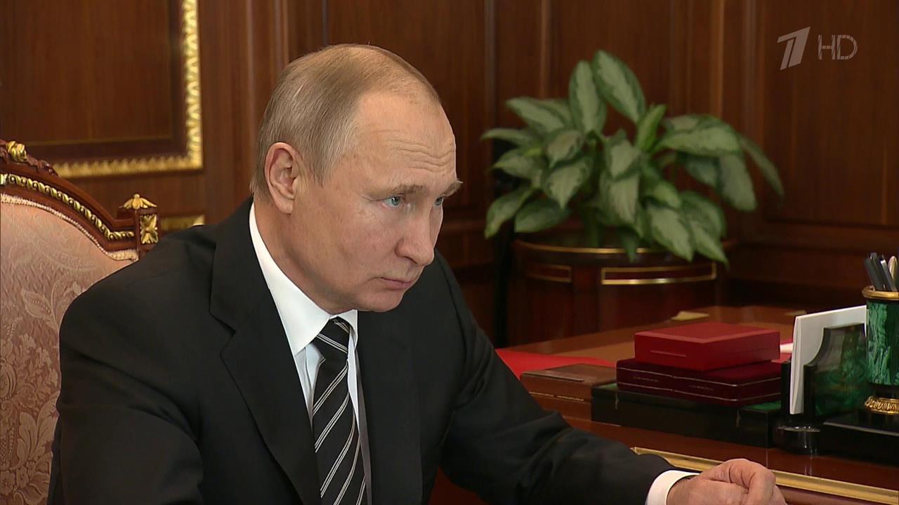 Ситуацию на топливном рынке Владимир Путин обсудил с главой компании "ЛУКОЙЛ"