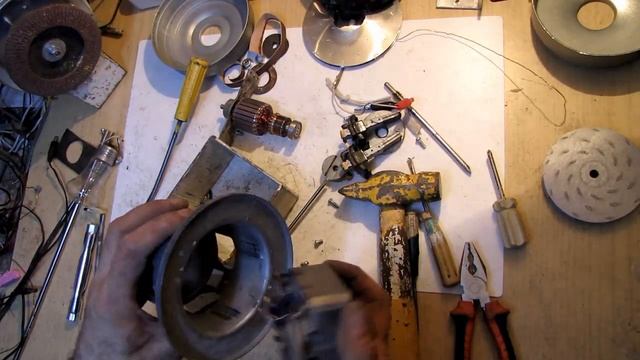 мотор ПЫЛЕСОСА на части разобрать вытащить подшипники и вал медь и графит смотреть онлайн