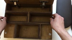 Рабочее место часовщика. Часовой столик. Стол для ремонта часов