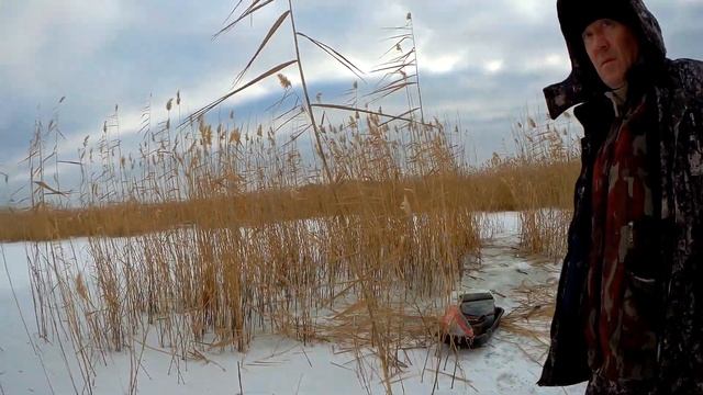 Зимняя рыбалка в Саратовской области. Красный Кут. Ловим карася. 19.12.2020 г. смотреть онлайн