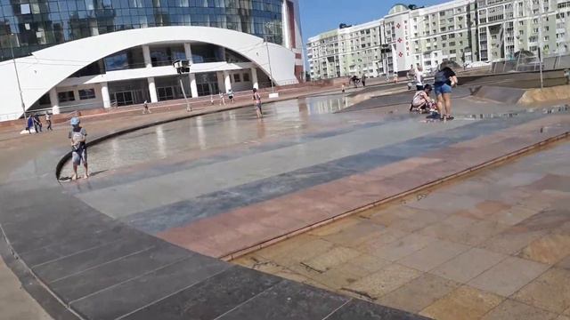 Лето, жара, фонтан смотреть онлайн