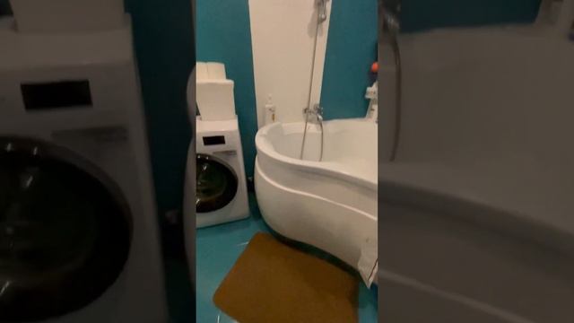 Прошло уже больше полугода как покрасили плитку в ванной, мы довольны))