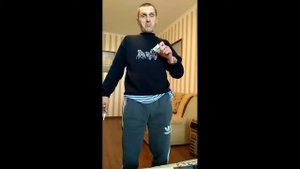 Мопс залипает