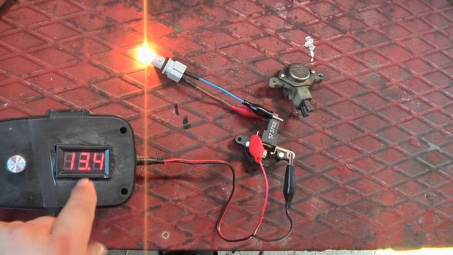 КАК ПРОВЕРИТЬ РЕГУЛЯТОР НАПРЯЖЕНИЯ ВАЗ 2110,ВАЗ 2114,ВАЗ 2115 смотреть онлайн