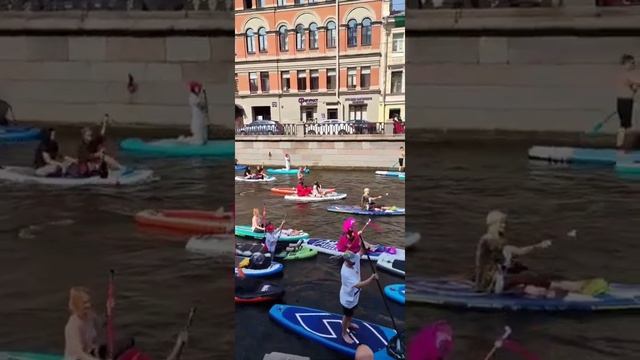 ? Фонтанка SUP 2022 ? фестиваль карнавал любителей сапсёрфинга в Санкт-Петербурге ? смотреть онлайн