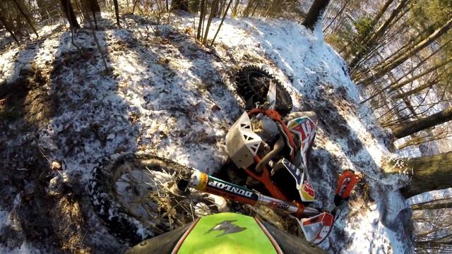 Зимнее эндуро в лесу / Горка неберучка смотреть онлайн