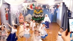 Серебристые снежинки