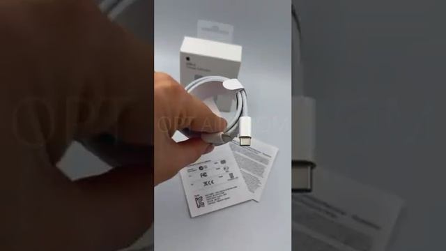 Девушка в товарном бизнесе. Кабель для зарядки USB-C на Type-C 2 метра зарядное устройство