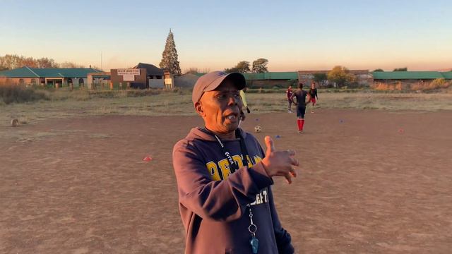 Sprinters soccer academy One of the greatest legends VusiMakhubo sprinters development)Gift Leremi смотреть онлайн