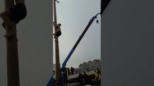 Как залезть на столб!