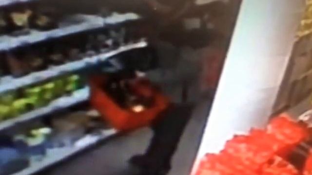 Вор дня в пятерочке смотреть онлайн