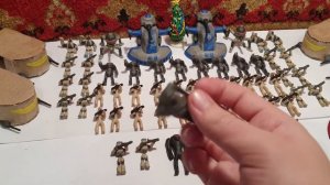 армия дройдов из пластилина,и лего генерал гривус!!!.