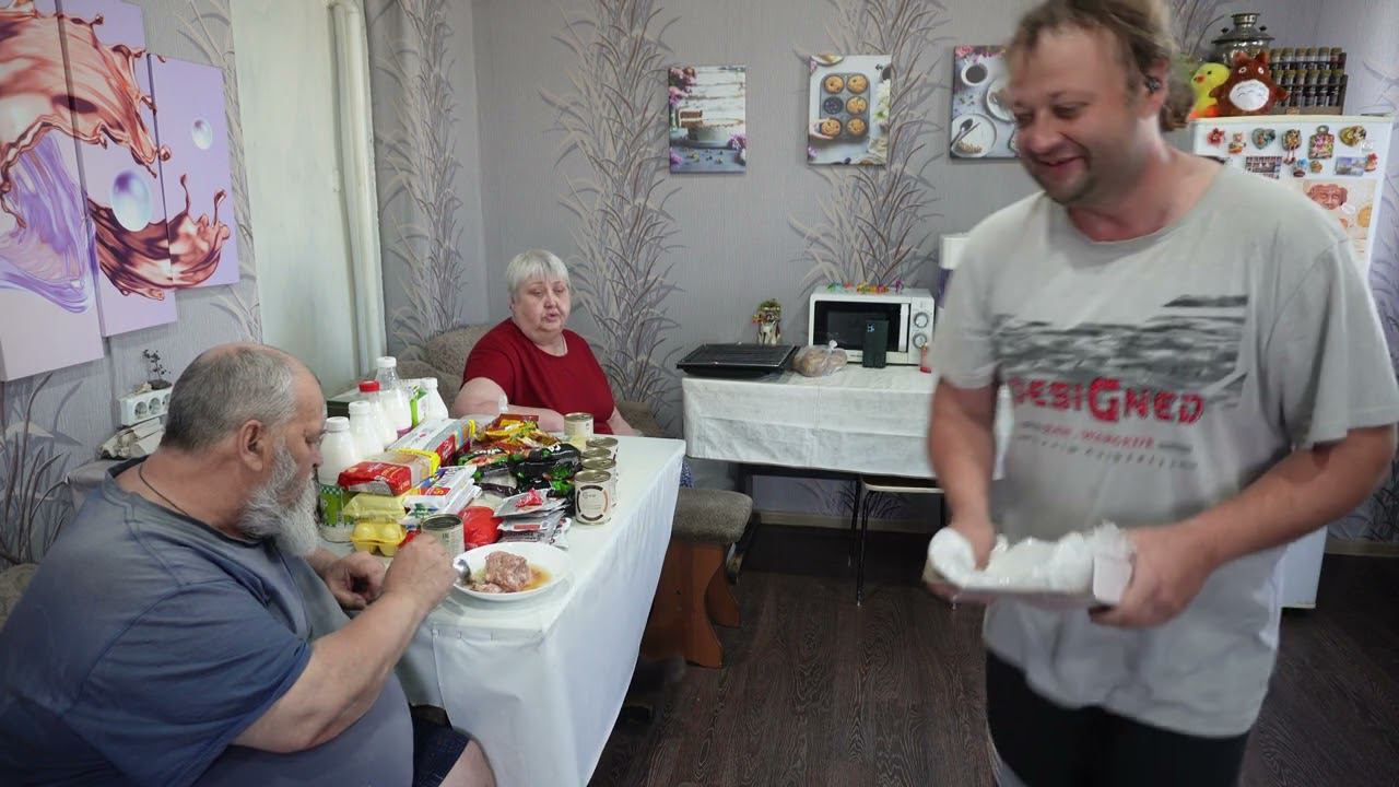 Отец вернулся домой и заказал продукты с доставкой для семьи показываем какие продукты он купил