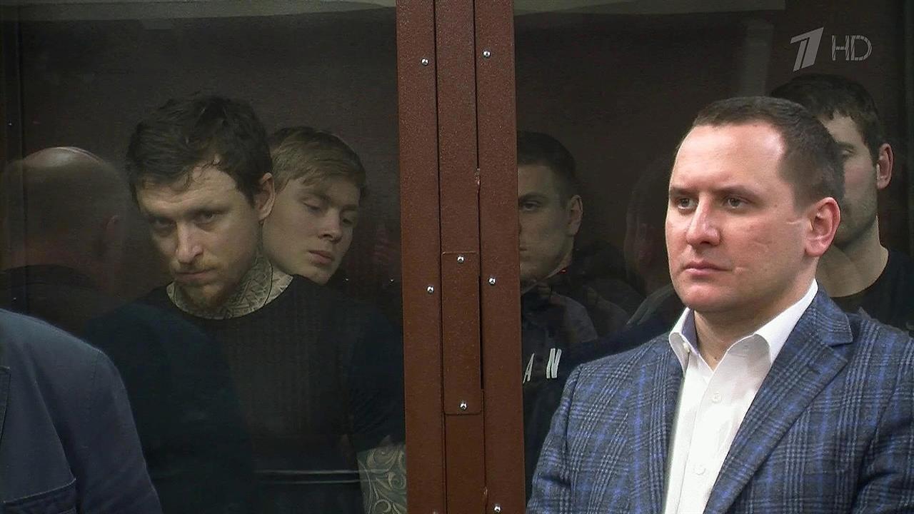 Суд в Москве продлил до 8 апреля арест футболистов Павла Мамаева и Александра Кокорина