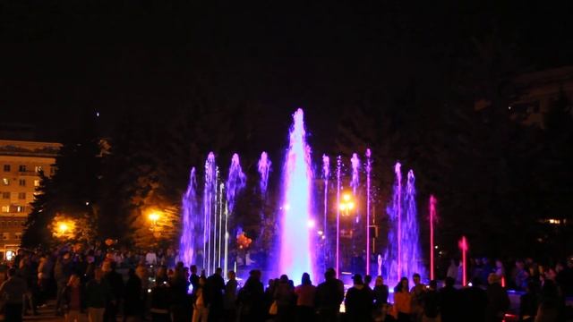 Поющий фонтан в Челябинске смотреть онлайн