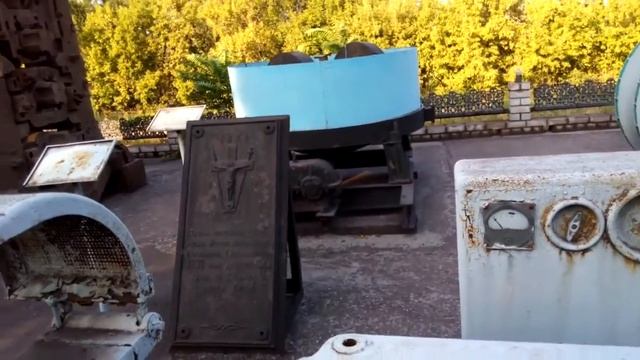 "Путешествие-12. Каменское, Музей ДМЗ – под открытым небом! Паровоз, клеть, выключатель мартена..." смотреть онлайн