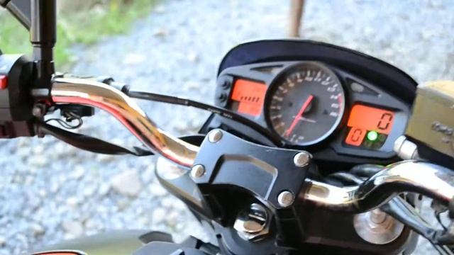 SUZUKI GSR 600