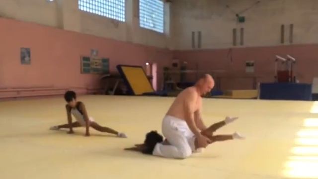 Хусейн Халилов гимнаст