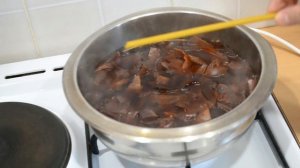 Как покрасить яица на Пасху в луковой шелухе? Мраморные яица!!!