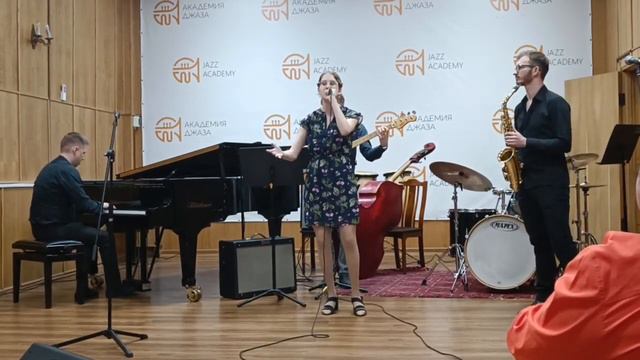 Michael Bublé - Feeling Good смотреть онлайн