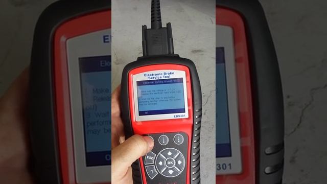 Changing brakes on a 2013 Volkswagen CC with electronic parking brakes смотреть онлайн