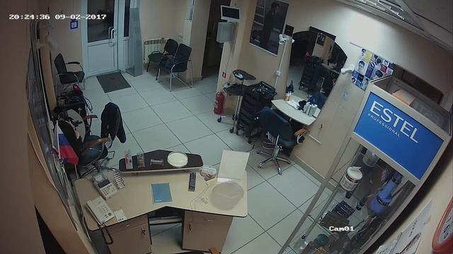Рязань парикмахерская, администраторша подставляет уборщицу Ч.2
