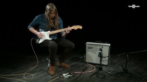 Electro Harmonix Deluxe Memory Boy Analog Delay | Gear4music demo