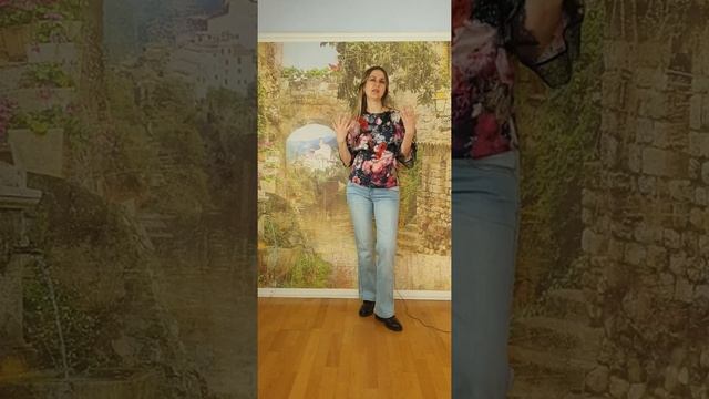 С чем носить шелковый топ?