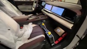 Geely Monjaro ТОП 2023 г.в., 2,0 л (238 л.с.) Доступные цвета: Белый, Черный, Цена 4,1 млн